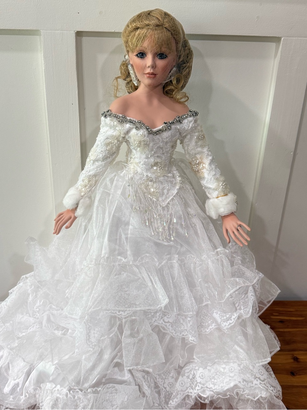 Vintage NIB Rustie Winter Bliss Danbury Mint Special Edition Porcelain Doll